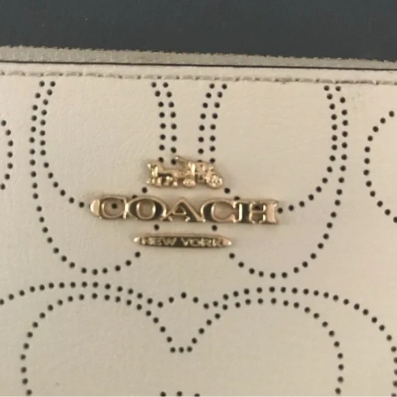❌SOLD❌Coach Wallet Clutch Wristlet - Picture 5 of 9